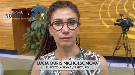 Lucia Ďuriš Nicholsonová s rodinou
