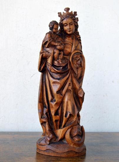Socha Madony s dieťaťom