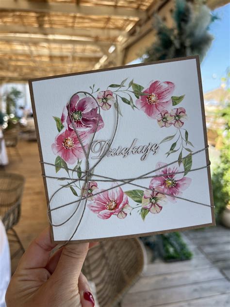 Ručne vyrobená papierová pohľadnica s motívom srdca