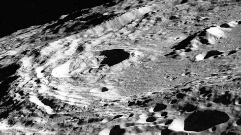 Povrch Jupiterovho mesiaca Io s vulkanickou aktivitou