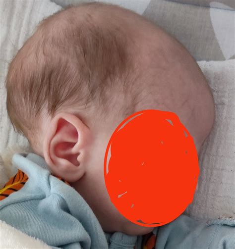 Ilustrácia bábätka s jemným mykaním hlavy