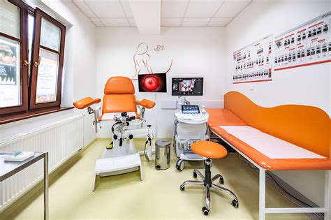 Interiér modernej gynekologickej ambulancie